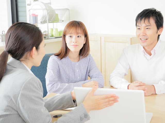 説明する様子